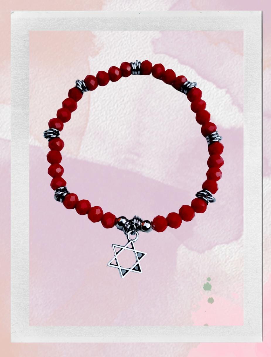 Pulseras Rojas con Dijes de Protección y Estilo