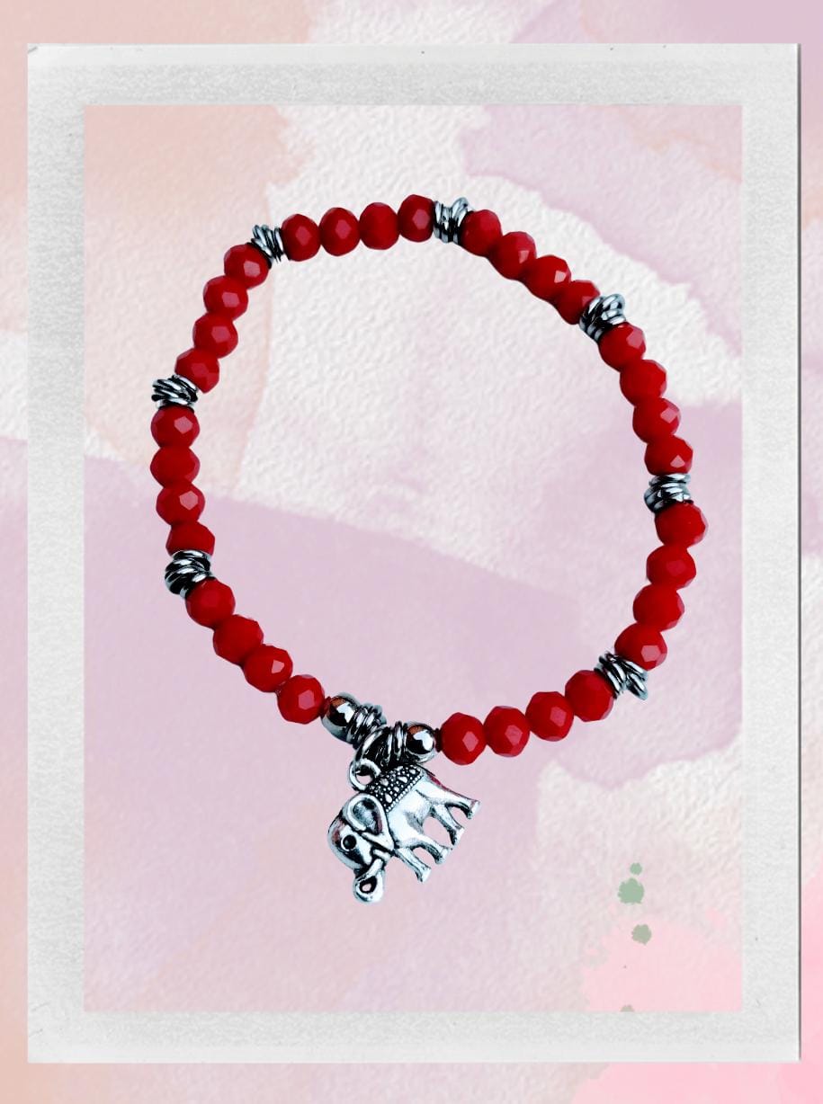 Pulseras Rojas con Dijes de Protección y Estilo