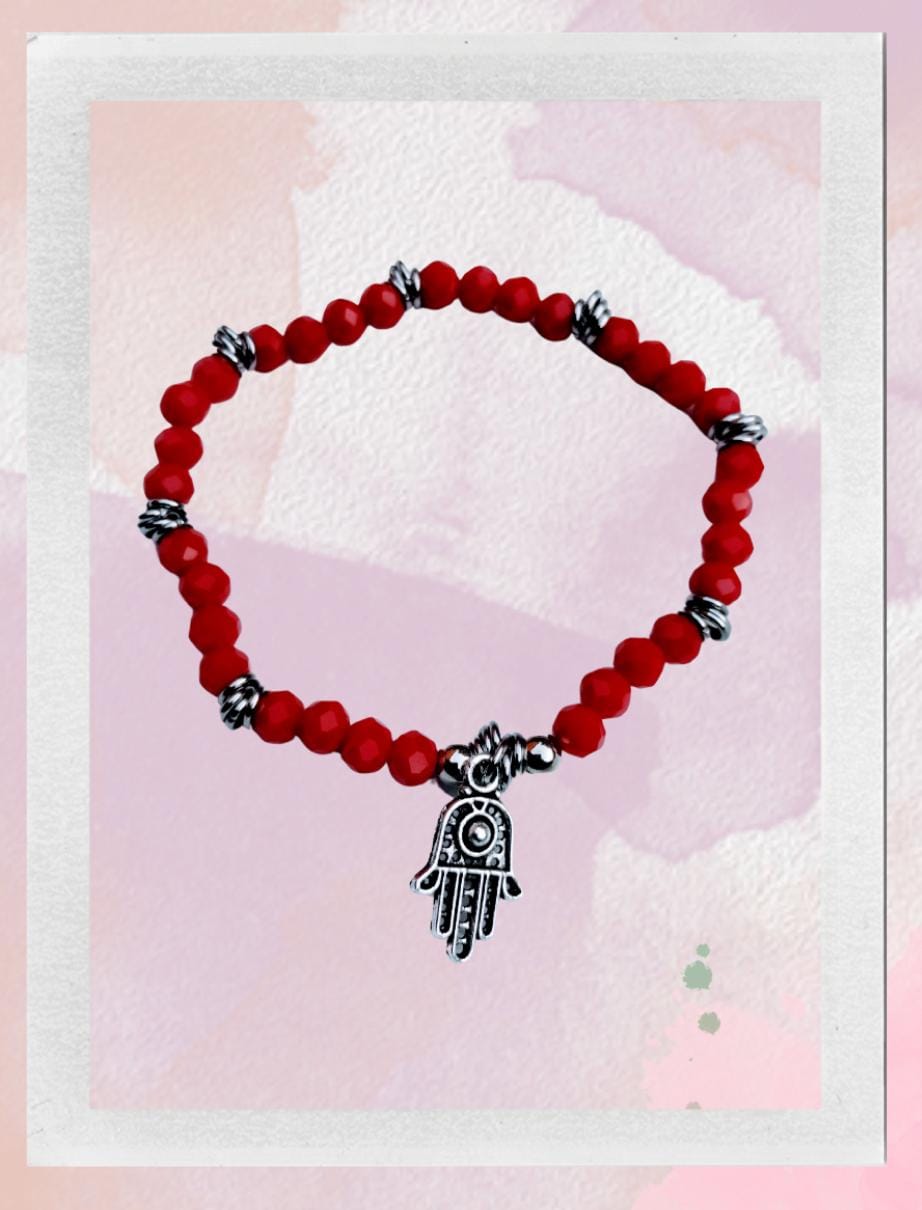 Pulseras Rojas con Dijes de Protección y Estilo